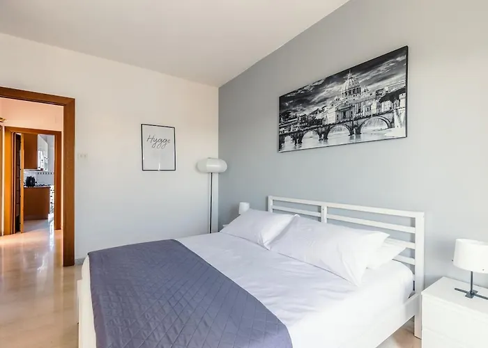 Eur-motagnola Attico 2bedr 280 Terrace View Apartment