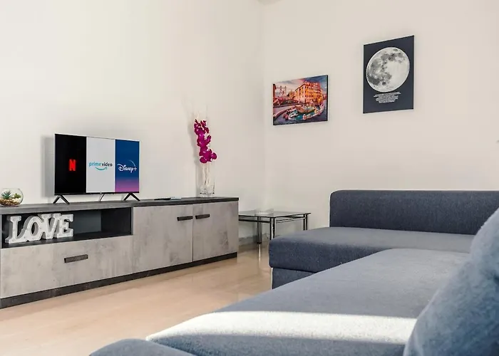 Eur-motagnola Attico 2bedr 280 Terrace View Apartment